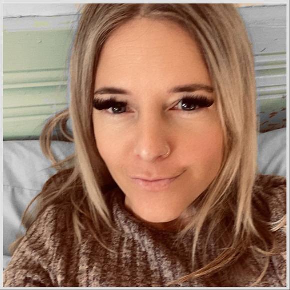 Meet your Posher, Laurie - Picture 1 of 1